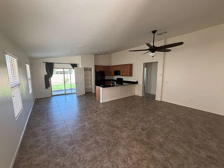 932 W Hot Springs Trl — Photo 3