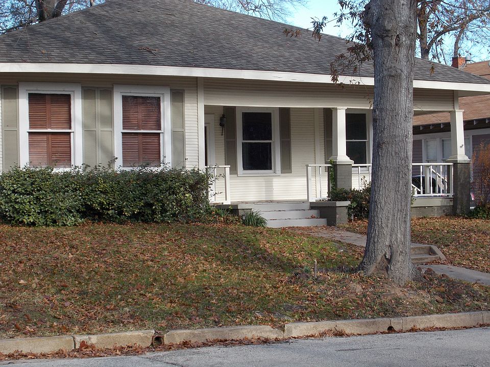 1st image of 512 San Antonio St