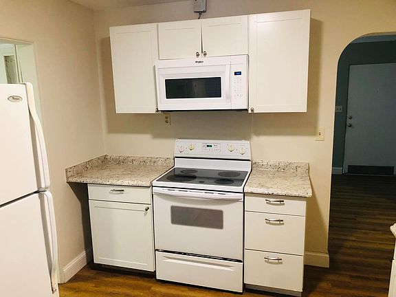 5th image of 44 N Glenwood Ave #B