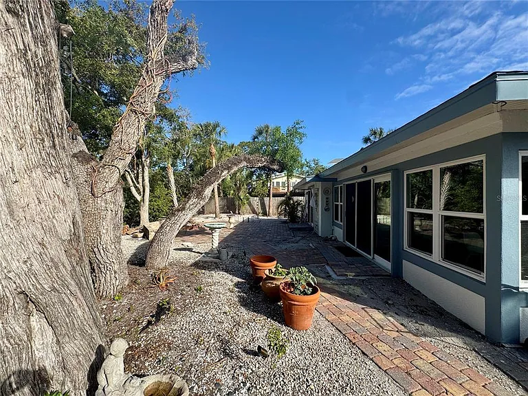 7372 Melaleuca Way — Photo 44