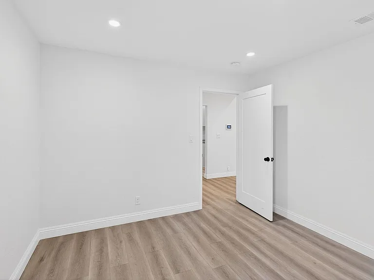 5270 Sepulveda Blvd — Photo 11
