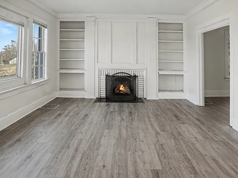 1811 Fairfax Ave — Photo 2