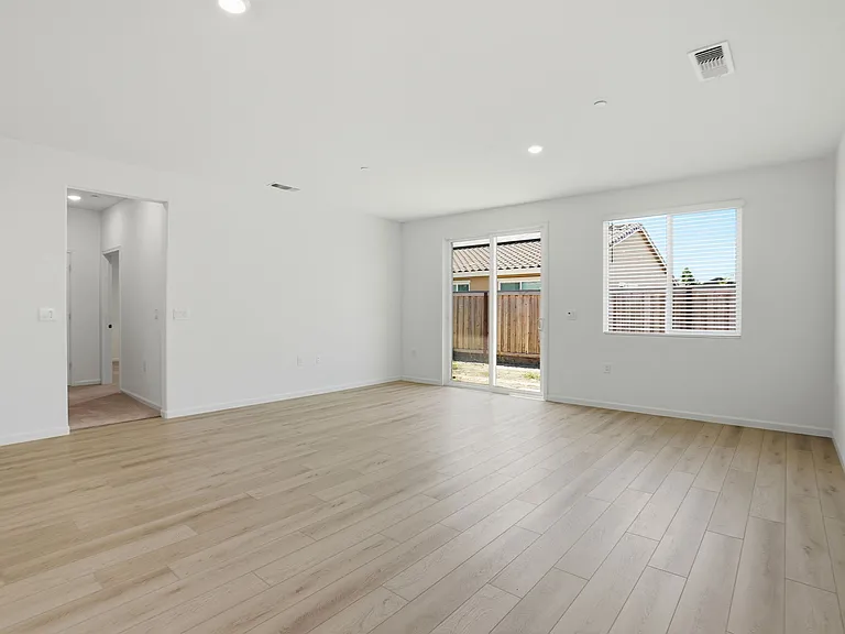 16047 Pirates Cove Ln — Photo 1
