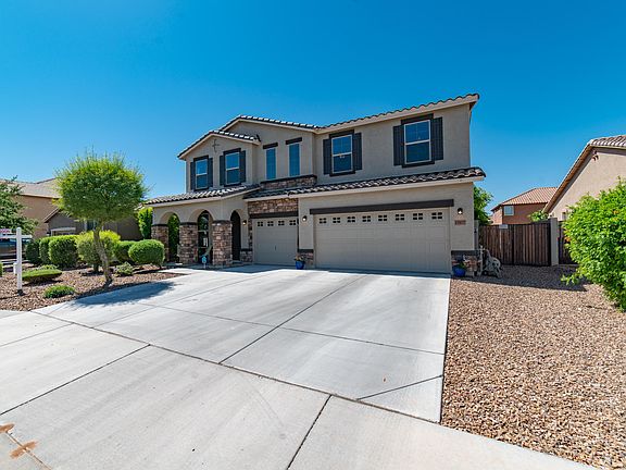 3rd image of 17977 W Ivy Ln