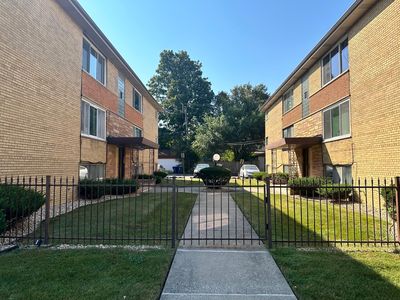 2239 119th St APT 1E, Blue Island, IL, 60406