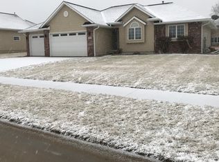 1003 W Scott St, Eldridge, IA 52748