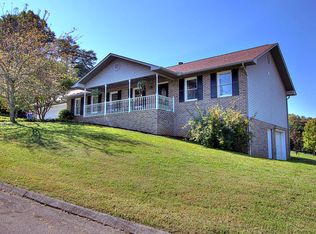 1393 Springview Cir, Seymour, TN 37865