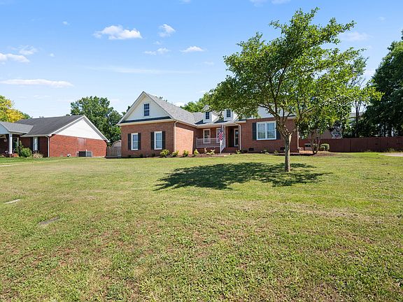 3rd image of 206 Brentmeade Dr