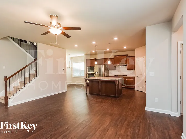 3508 Wheeler Ln — Photo 3