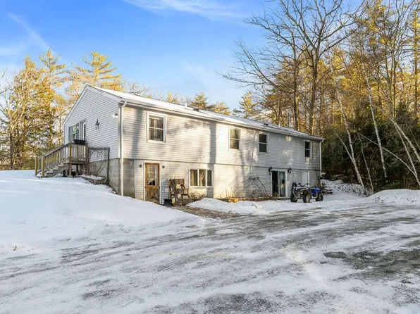 576 County Road, Turner, ME 04282