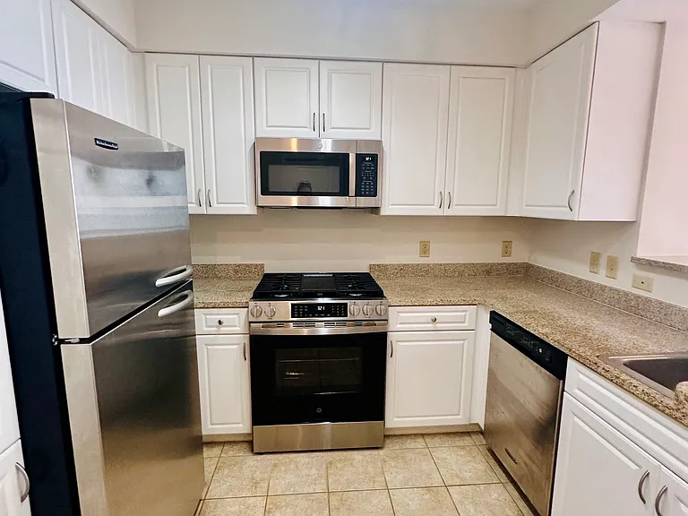 555 Massachusetts Ave NW #907 — Photo 5