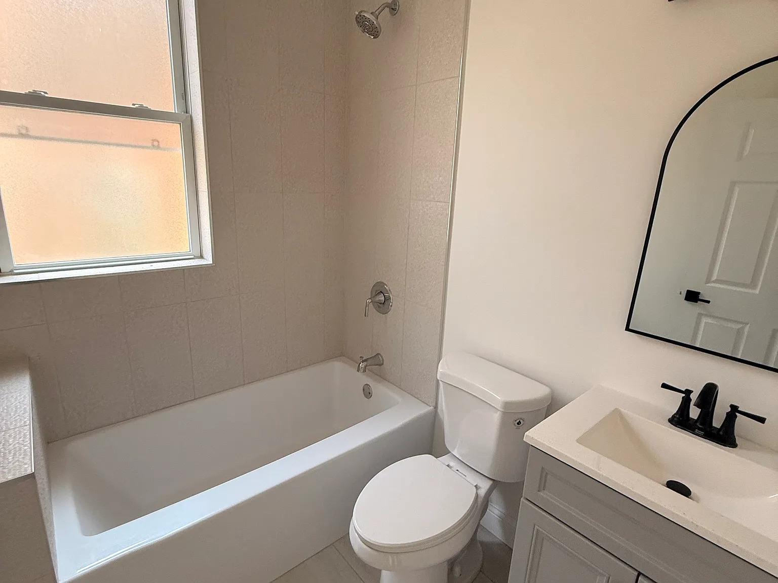 3 bed, 1450 sqft, $2,000 — Photo 2