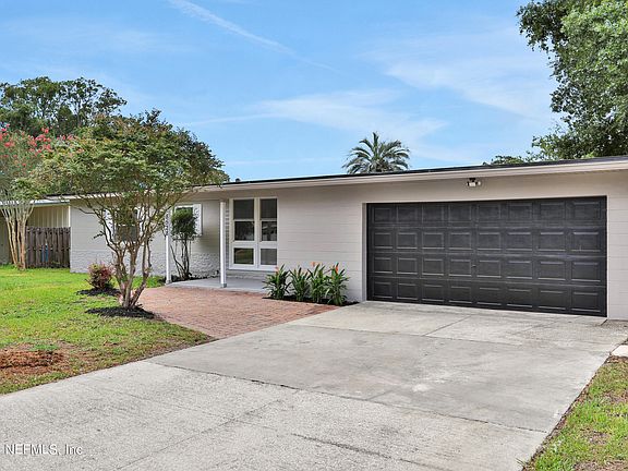 2nd image of 8528 BENGALIN Avenue