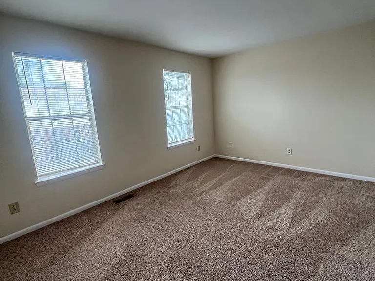 2609-2643 Elliott Ave — Photo 14