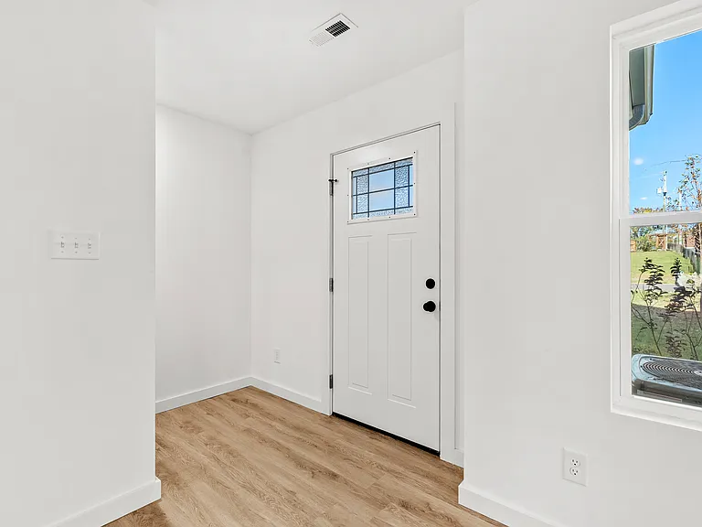 2201 Keith Ave #1 — Photo 6