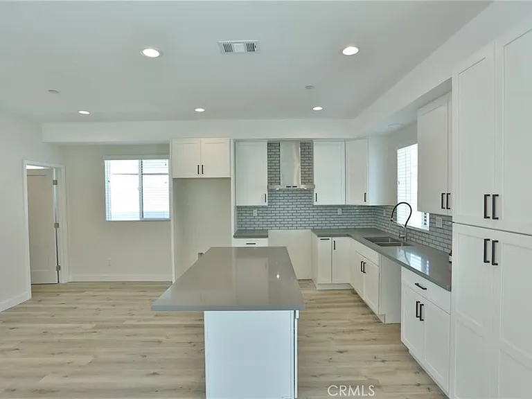 7524 Purdy Ave — Photo 8