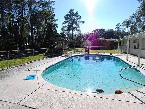 5th image of 3247 Doctors Lake Dr S