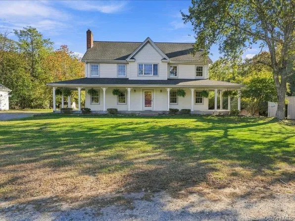 70 Woodlawn Avenue, East Moriches, NY 11940