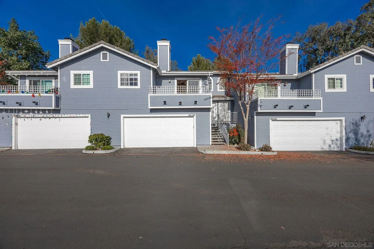 Poway Condo — Photo 1
