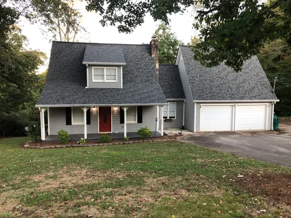 578 Chenocetah Dr, Cornelia, GA 30531