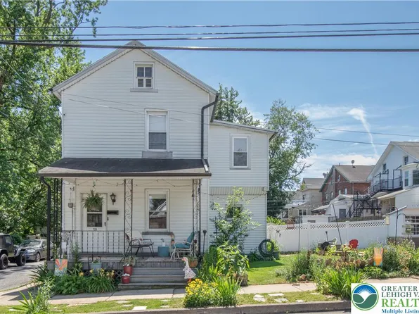 720 N Bishopthorpe Fountain Hl, Bethlehem, PA 18015