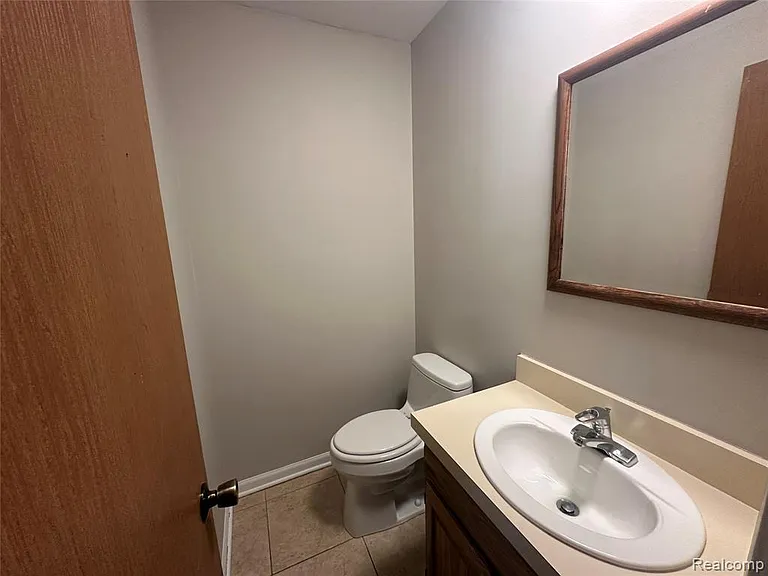 7534 Charrington Dr — Photo 11