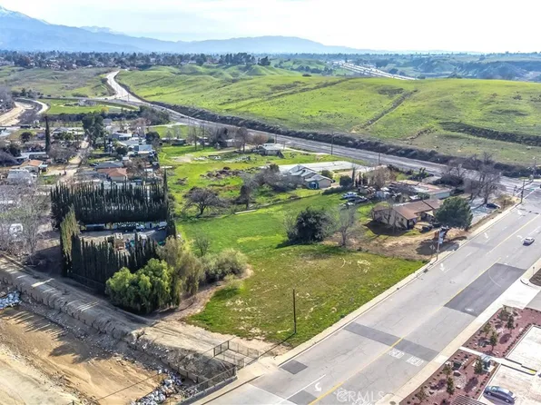 12915 14th St, Yucaipa, CA 92399