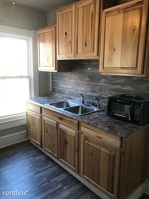 225 West 13th Street Apt D Picture # 5