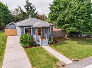 5232 NE Halsey St, Portland, OR 97213