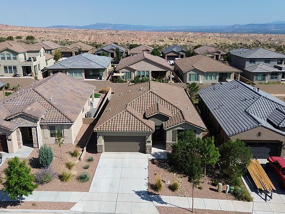 2nd image of 6255 Bryce Canyon Ln NE