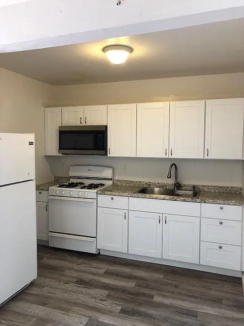 131 Montecito Ave — Photo 3