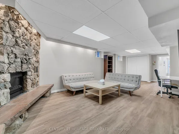 257 Woodsworth Rd #Basement, Toronto, ON M2L 2T5