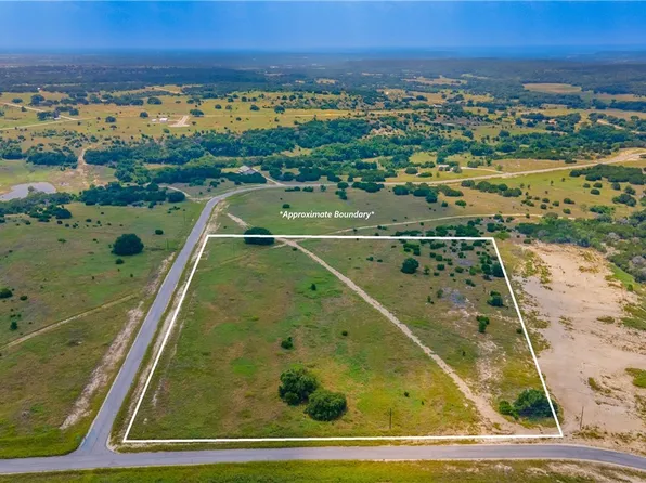 286 Grand Canyon Dr, Oglesby, TX 76561