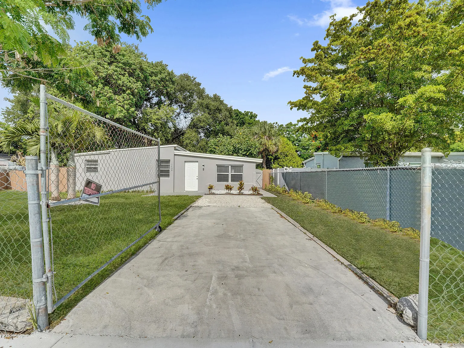4 bed, 2.0 bath, 1172 sqft, $3,000 — Photo 3