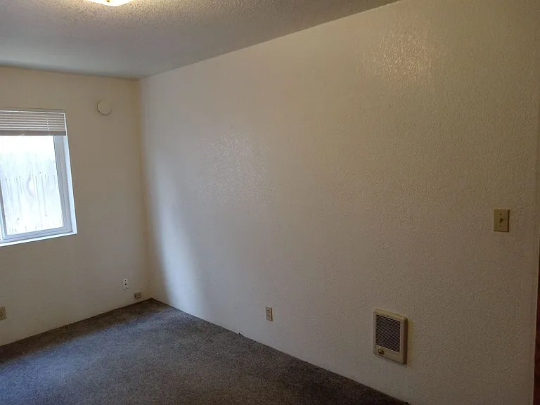 400-402 406 #408-410-412 — Photo 21