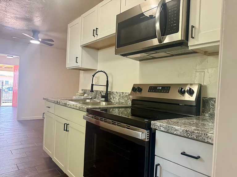237 W Sahuaro St #2 — Photo 11