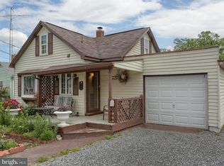 24 School House Rd, Newville, PA 17241