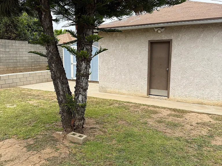 2333 Woods Ave — Photo 11