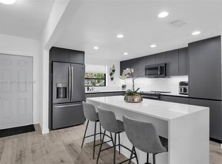 2172 NE 171st St, North Miami Beach, FL 33162