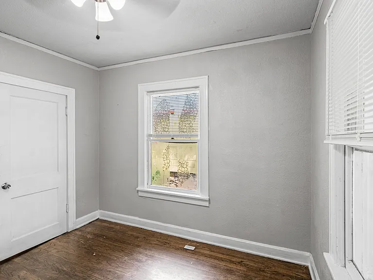 8102 Highland Ave — Photo 11