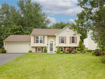 60 Sparrow Dr, West Henrietta, NY, 14586