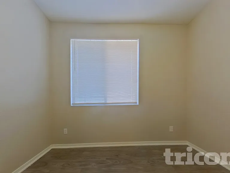 6619 W Golden Ln — Photo 12