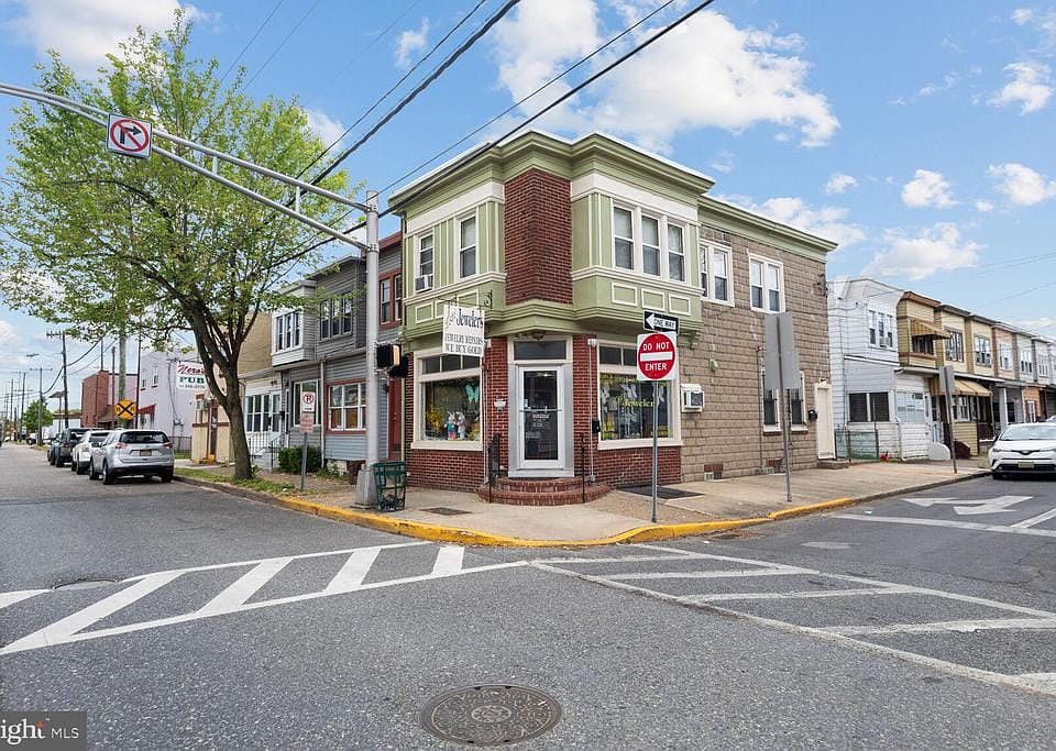 1st image of 501 S Broadway