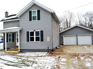 1400 4th St, Three Rivers, MI 49093