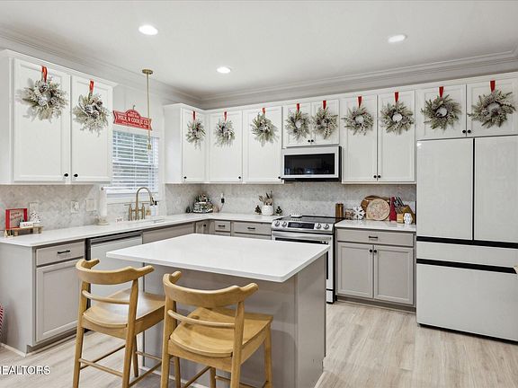 3rd image of 2624 Honey Hill Rd