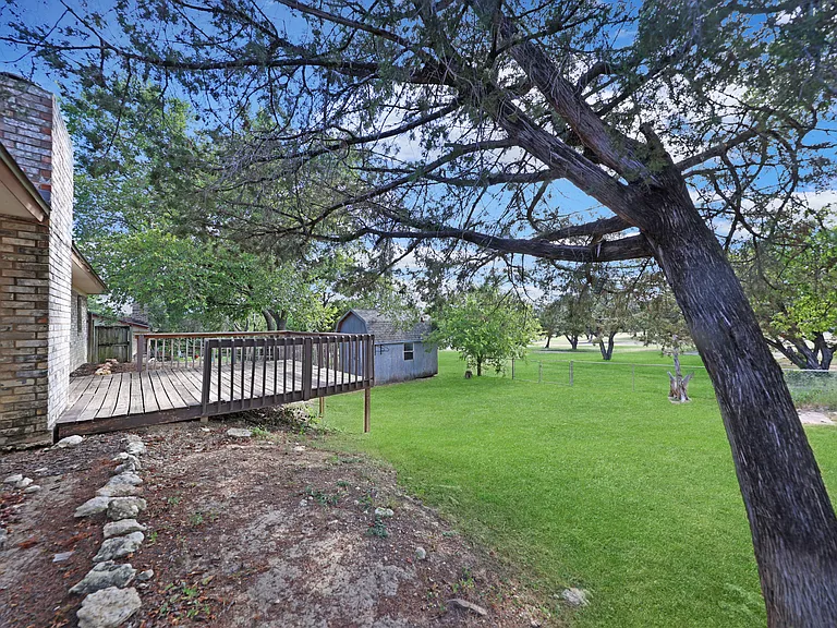 1415 Janet Ln — Photo 19