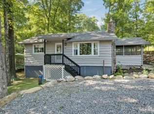 512 Pocasset Rd, Highland Lakes, NJ 07422