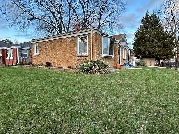 3rd image of 3301 Ernst St