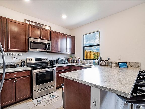 4th image of 11387 SW 248th Ter
