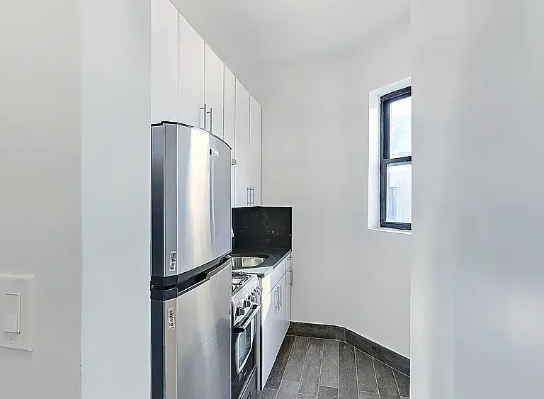 624 E 11th St #5AA — Photo 6